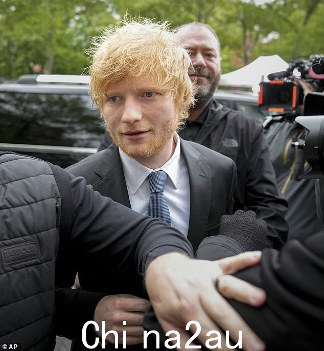 Ed Sheeran 今天早上抵达曼哈顿联邦法院等待陪审员' 价值 1 亿美元的版权审判的判决