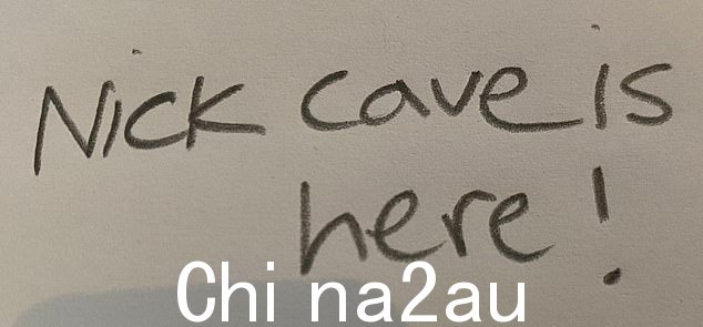 'Nick Cave 在这里!':社交媒体开玩笑者想象查尔斯在加冕典礼期间阅读的卡片内容