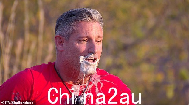 挣扎:他们的试验包括从牛阴道到混合蛆虫的一切,以及以对挑战的强烈反应而闻名的男人,反复被堵住嘴和挣扎