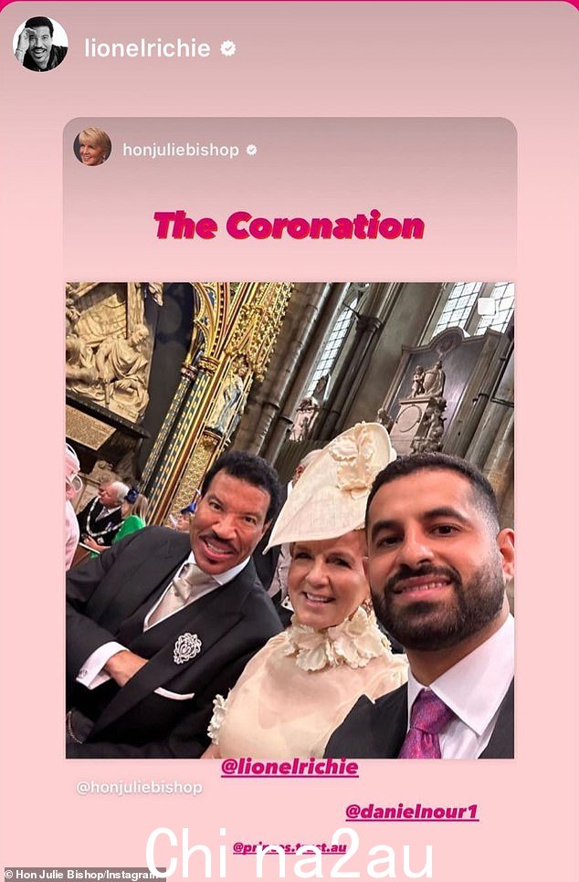 Lionel Ritchie 然后在他自己的 Instagram 帐户上重新发布了 Bishop 女士的自拍。图片,从左到右:Ritchie、Bishop 女士、2022 年度澳大利亚青年 Daniel Nour