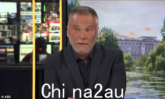 ABC 因其广播查理三世国王的加冕礼而受到猛烈抨击,澳大利亚君主主义者联盟准备就其“偏见”报道对公共广播公司提出正式投诉 (如图,问答主持人 Stan Grant)