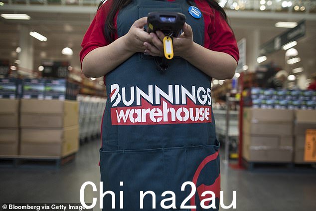 Facebook 用户很快将旧五金店的倒闭归咎于像 Bunnings 这样的连锁店,他们指责 Bunnings 缺乏同样知识渊博的服务和客户体验