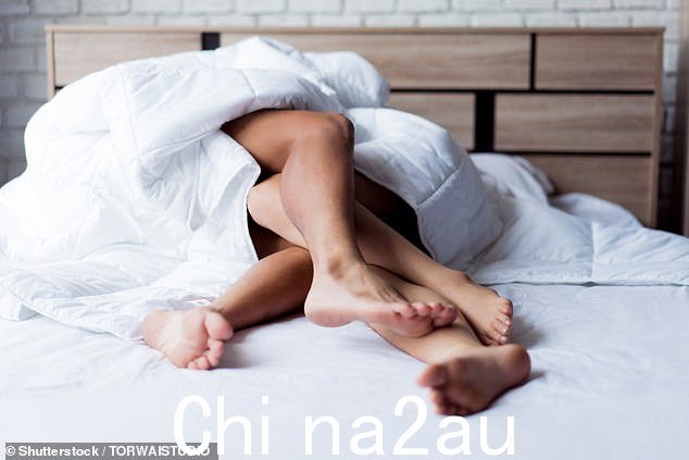 搁置你的数独书籍和大脑训练应用程序,因为研究表明做爱可以增强你的长期记忆(库存图片)