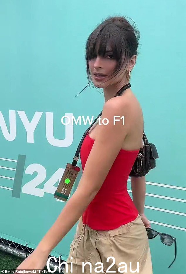 潜在的丈夫:周日,模特分享了一段 TikTok 视频,视频中她一边对口型一边跳舞,一边走下一排贴满一级方程式赛车手头像的广告牌