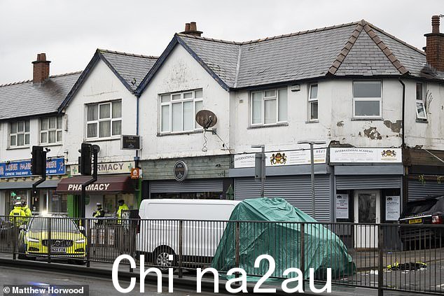 Lang 先生于 3 月 28 日在卡迪夫 Cathays 地区的 Laytonia Avenue 运送包裹(如图),据说他在下午 12 点 49 分被他的白色面包车撞了,据称这辆面包车被盗