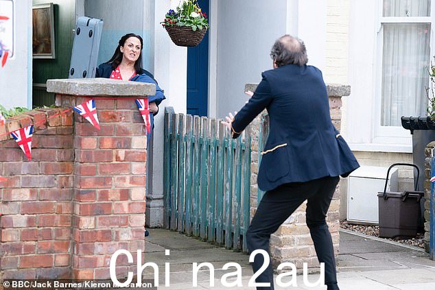 震惊:Sonia 和 Reiss 在 EastEnder 的加冕礼特辑中大吵了一架,因为她终于发现了他的秘密