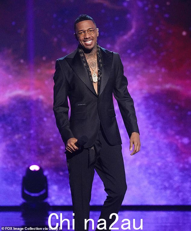 独特的策略:Nick Cannon 与六个不同的女人共有 12 个孩子,透露他有一个决定与哪个伴侣共度夜晚的策略;见于 4 月 27 日