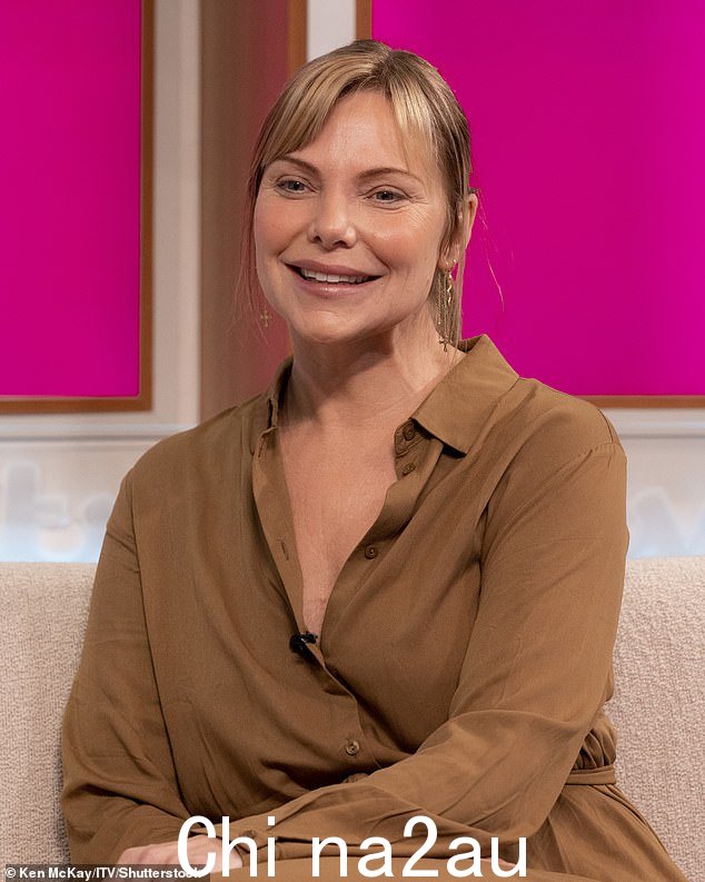 过去的爆炸!Samantha Womack 揭示了她早期的职业生涯之一,让肥皂迷感到惊讶 - 当她代表英国参加欧洲歌唱大赛时