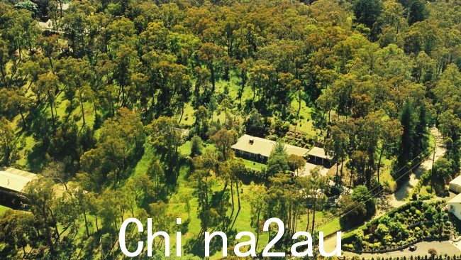 警方已经发布了几张照片,希望它能激发社区中任何人的记忆,并诱使他们站出来匿名与侦探交谈。图片:Victoria Police