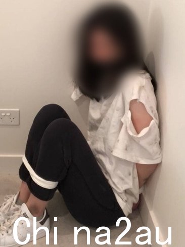 虚拟绑架涉及骗子告诉学生假装绑架,并将照片转发给在中国的亲人索要赎金。图片:NSW Police