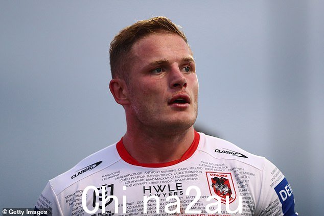 powerhouse prop 在仅仅打了四场 NRL 比赛后在 10 月被 Dragons 砍掉了