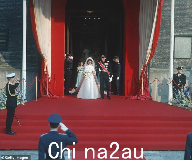 1968 年 8 月 28 日挪威王储 Harald 和 Sonja Haraldsen 在奥斯陆大教堂举行的婚礼