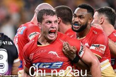 阅读韦恩·贝内特 (Wayne Bennett) 的喷子，它让海豚队 NRL 明星贾罗德·华莱士 (Jarrod Wallace) 扭转了自己的职业生涯