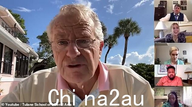 他看着一份文件说:'但是现在世界上发生的一切,我意识到我必须更进一步。乔丹,梅根我离开我们在新奥尔良的家去你可以做任何你想做的事。其余的财产,我在密西西比州、佐治亚州、南卡罗来纳州的财产,我的银行账户,投资组合,所有流动资产和无形资产,所有这些都将归我的孩子约翰和米莎所有=