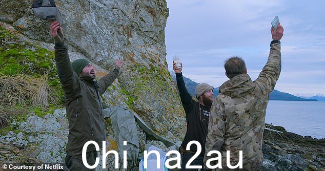 获胜者!第一个系列赛由 Nick Radner、Seth Lueker 和 Paul Preece 组成的 Charlie 团队获胜,在击败其他团队后赢得 100 万美元的现金奖励