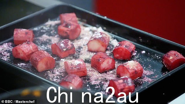 Rhubarb:John 坚持认为这是因为他试图让这道菜看起来尽可能像样