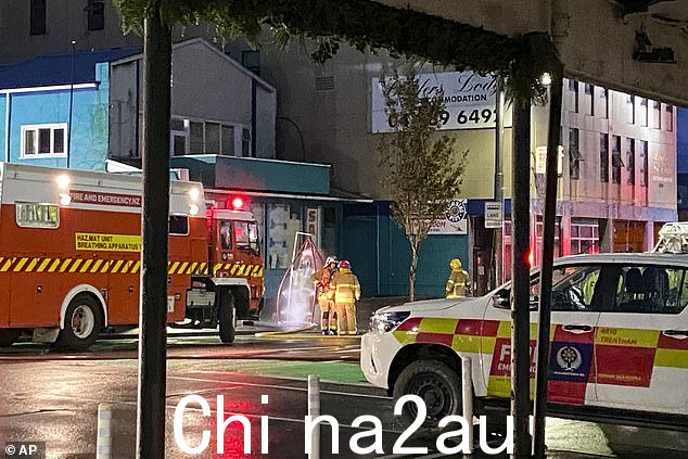 旅舍多名住户只穿睡衣逃出(现场工作人员)