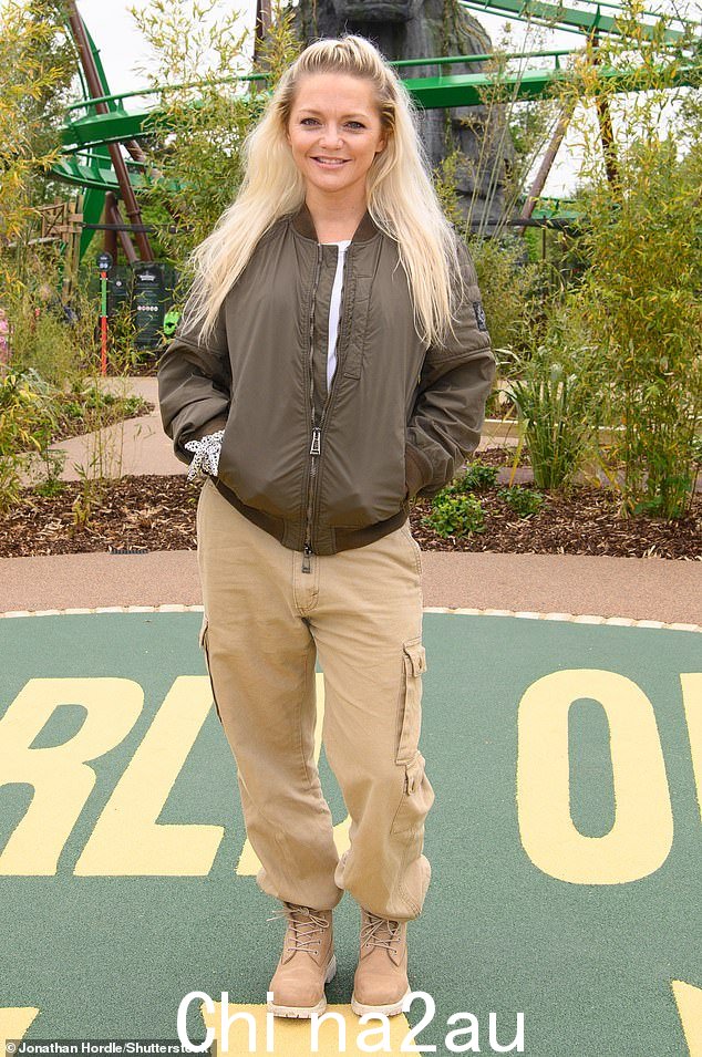 退出:S Club 7 的 42 岁汉娜·斯皮里特 (Hannah Spearritt) 在成员保罗·卡特莫尔 (Hannah 周六照片) 去世后退出了流行乐队即将举行的重聚之旅