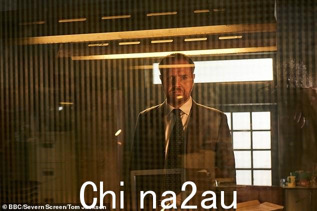 演员:Gareth John Bale(如图)在 Steeltown Murders 中饰演 D.C. Geraint Bale