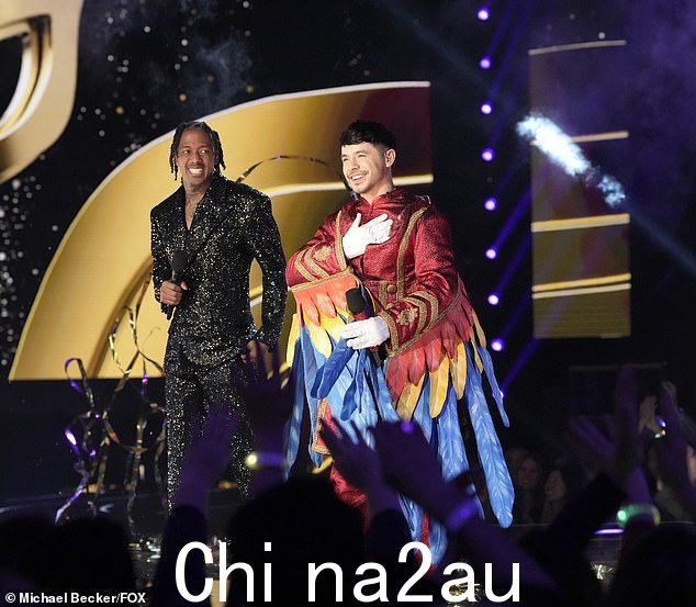 第二名:David Archuleta 获得第二名并与主持人 Nick Cannon 谈论他在福克斯节目中的经历
