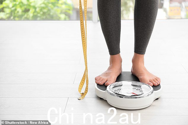 饮食调整、去健身房和增加步数。这些是那些试图改变体重的人最常见的第一步。但尽管尽了最大努力,许多人还是很难看到体重下降