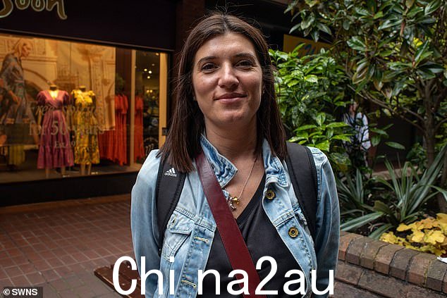 来自恩菲尔德的 37 岁的 Corina Stefan 承认:'我寄出的信比他们应该收到的晚了几天,这很烦人'
