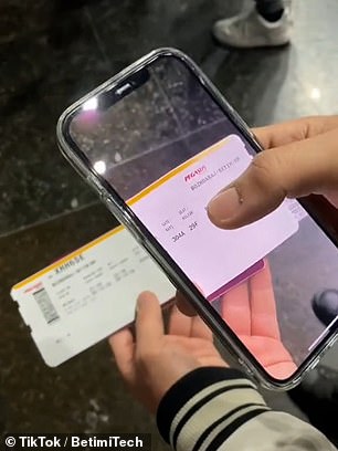 要使用这个hack,你需要先把你的登机牌拍清楚