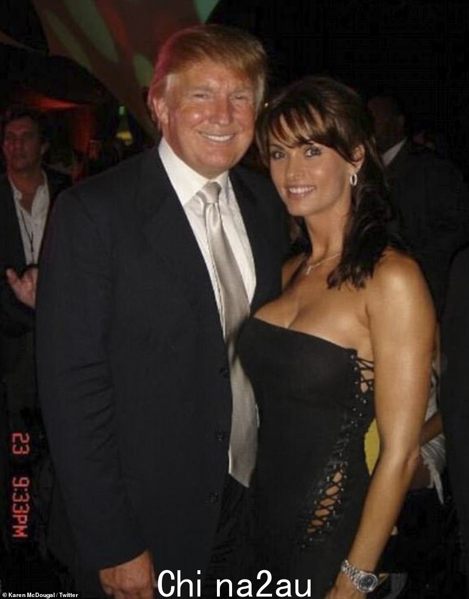 Karen McDougal,一名前花花公子模特,声称她在 2006 年与前总统唐纳德特朗普有过长达 10 个月的婚外情,接受了每日邮报的独家采访