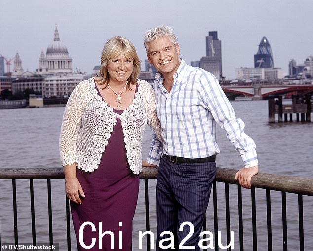 联合主演:Phil 最广为人知的争吵之一是与他的前今早联合主持人 Fern Britton(摄于 2005 年)