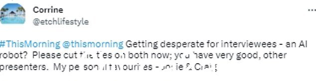 这个轻松的小品在社交媒体上引起了观众的一连串笑话