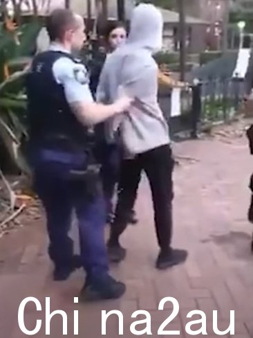 巴洛先生说,他之所以对付这个男孩,是因为他对他的口头传球感到威胁。图片:卫报。