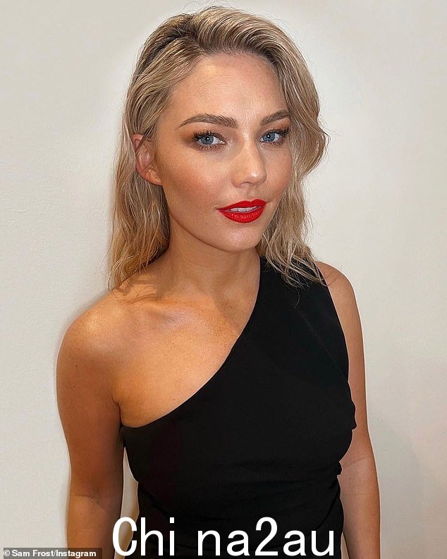 Ex-Home and Away 明星 Sam Frost 在生下儿子 Ted 两个月后分享了“困难”的婴儿更新:“我非常痛苦”