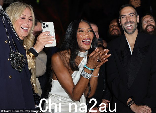 生日快乐!娜奥米·坎贝尔 (Naomi Campbell) 周一以时尚的方式庆祝了她的 53 岁生日,她在戛纳参加了一场盛大的庆祝活动,以纪念她的特殊日子