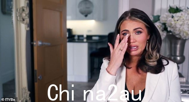 可怕:Amy Childs 流下了眼泪,因为她透露了她的一对新生双胞胎在“创伤性分娩”期间“差点死去”的可怕时刻