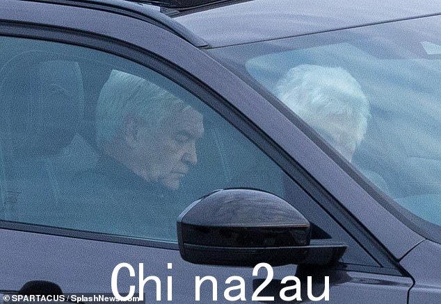 Philip Schofield(如图)的离开是在明星和联合主持人 Holly Willoughby 之间的不和之际