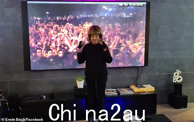 蒂娜·特纳 (Tina Turner) 于 2021 年 3 月 22 日发布的最后一张自己的照片,当时她告诉她的粉丝,她很高兴自己的纪录片《蒂娜》上映