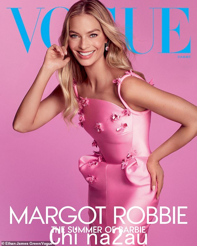 美化她的造型:罗比在新一期《Vogue》杂志中阐述了芭比娃娃的复杂形象