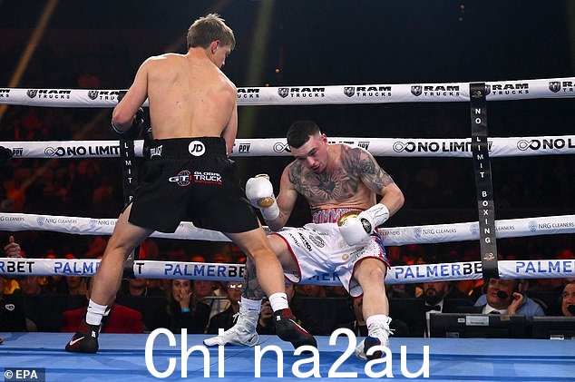 Tszyu 后来承认,在 Bombers 的直右直球在回合早期找到目标后,他感到“轻微摇晃”