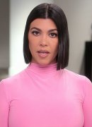 Kourtney 与“贪婪”Kim 的丑陋争执因 D&G 交易而升温，而 Khloe 则感到冷漠