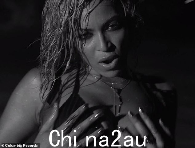 Slammed:蒂娜·特纳 (Tina Turner) 的歌迷猛烈抨击碧昂丝 (Tina Turner) 和 Jay-Z,因为他们提到已故明星在 2013 年的热门单曲《醉酒》中遭到丈夫艾克·特纳 (Ike Turner) 的虐待(碧昂丝如图所示) the Drunk In Love video)