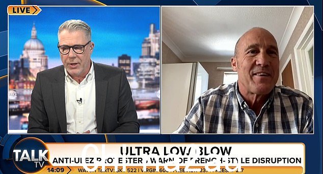 UK Unites 的创始人,一个反对 ULEZ 的新运动组织,Phil Elliott 在 Talk TV 上(右)