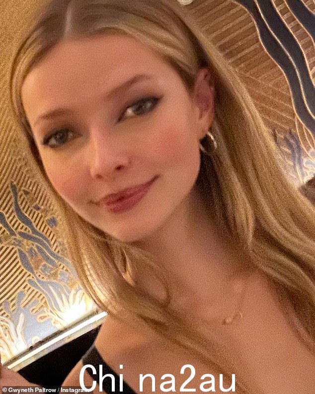 她会演戏吗?苹果有她妈妈的颜值,很容易做模特
