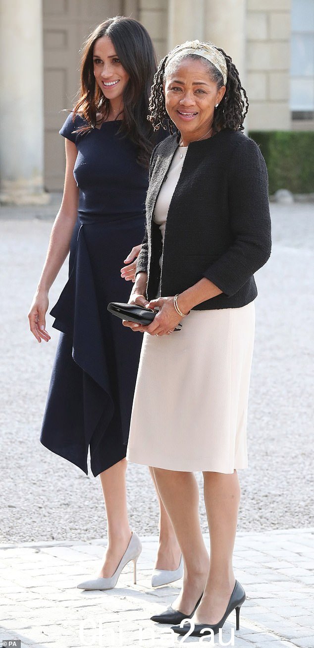 Meghan 和她的母亲 Doria Ragland 在 Cliveden House hotel 度过了婚礼前一晚