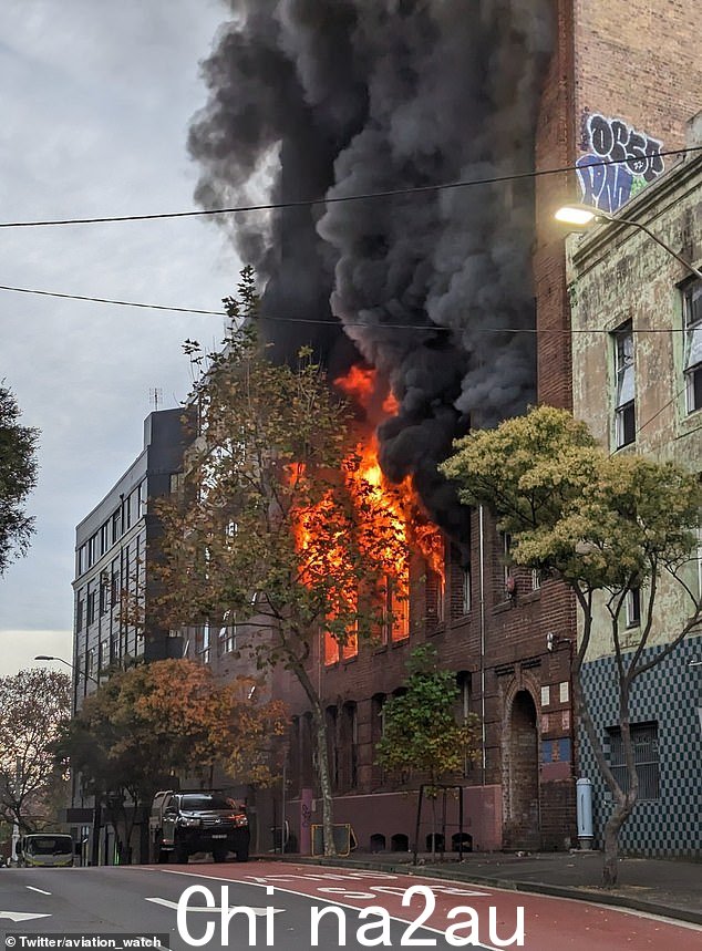 周四下午大楼起火，悉尼CBD陷入瘫痪