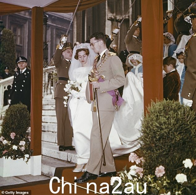 1960 年 12 月 15 日,比利时皇家博杜安和比利时法比奥拉女王在布鲁塞尔皇宫王座厅举行的民事婚礼