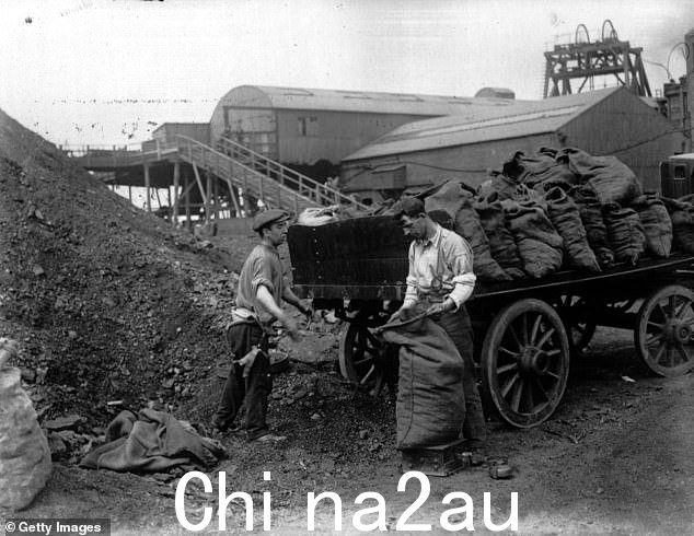 1926 年总罢工期间在煤矿工作的志愿者