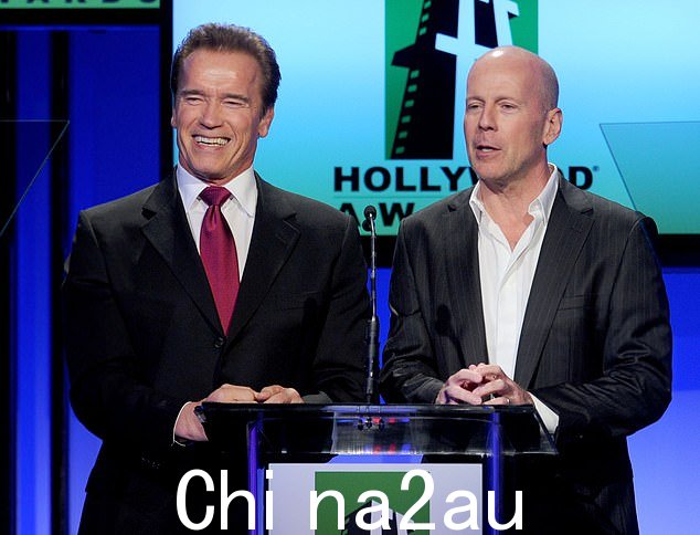 大声疾呼:在他的老朋友布鲁斯威利斯从演艺界退休一年多后,阿诺德施瓦辛格正在大声疾呼