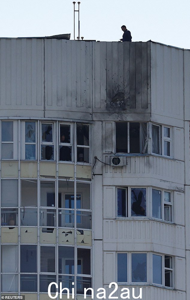 莫斯科的一栋多层公寓楼在周二疑似乌克兰无人机袭击中受损