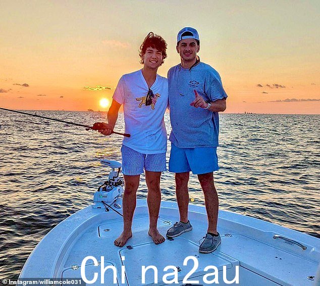 学生们在海盗主题的日落游船游览前几个小时才到达岛上,一直住在拿骚的亚特兰蒂斯天堂岛