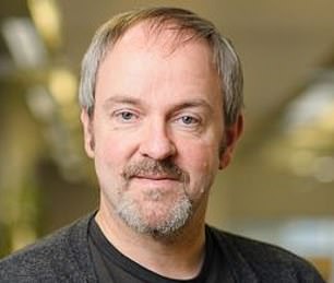 博客的合著者 Carl Heneghan 教授添加了'大量的矛盾和缺少用于识别死亡的小发明'